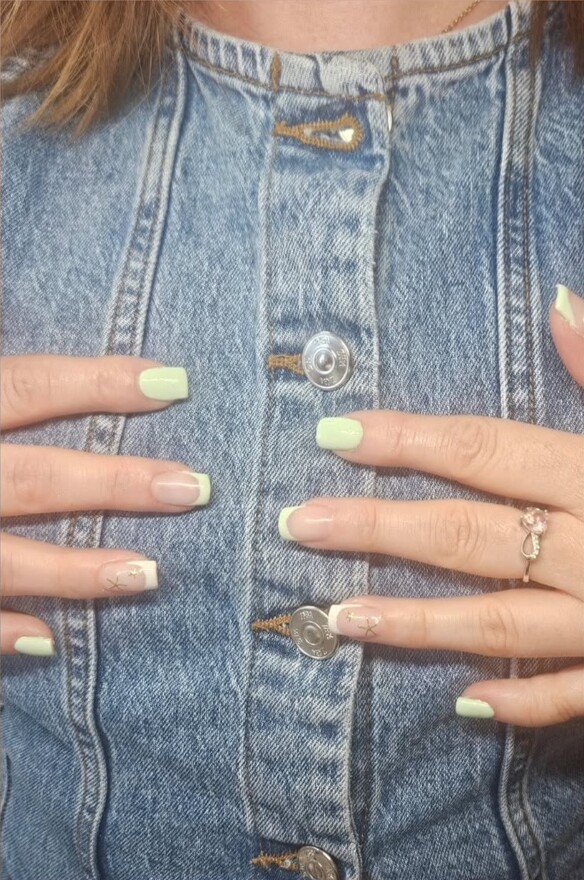 French colorée — réalisation ongles par Le Pouvoir De Soi